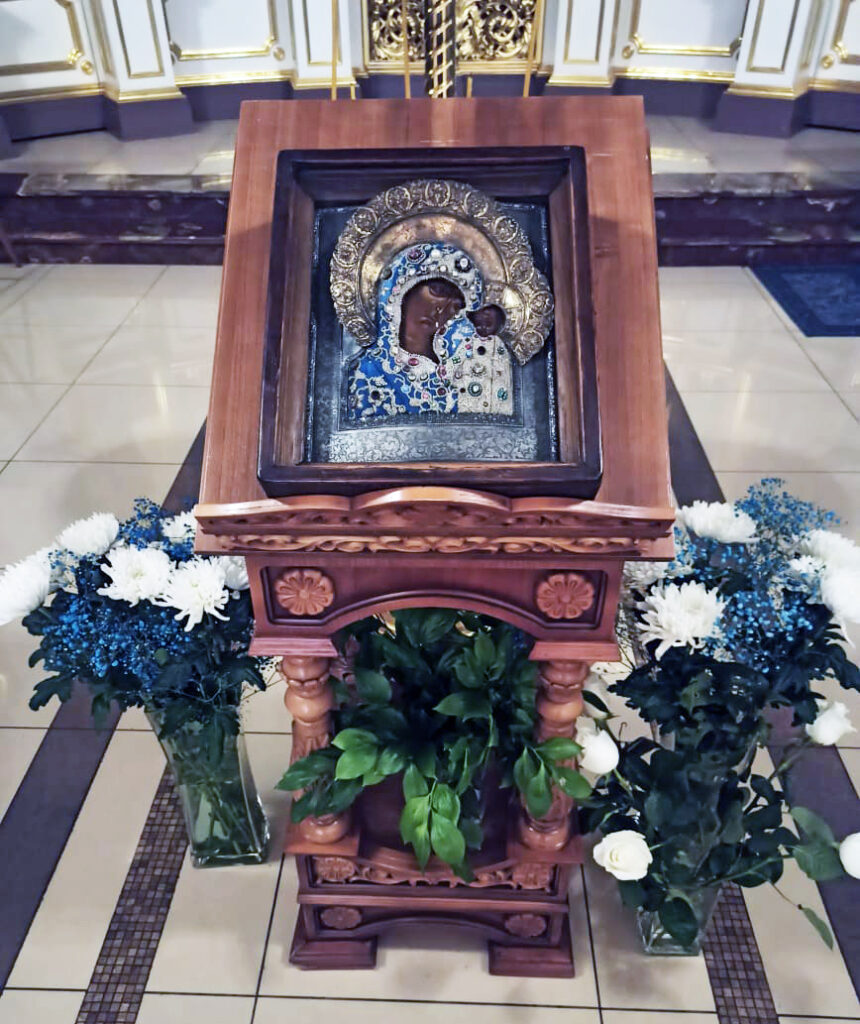 4 ноября - праздник Казанской иконы Божией Матери.